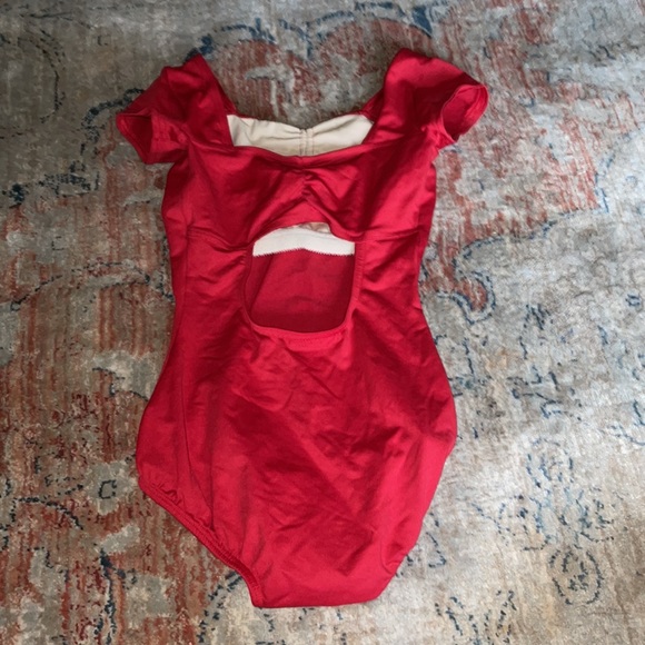 red leotard - Picture 2 of 3